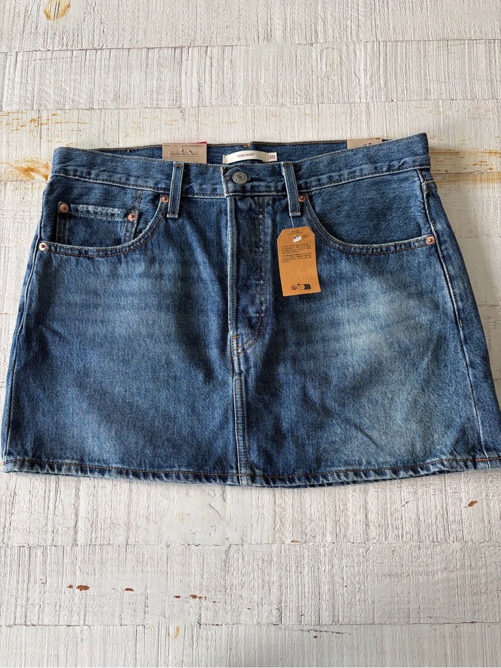 Levi's Icon Skirt NWT size 30 Button Fly Denim Mini Skirt 100% Cotton